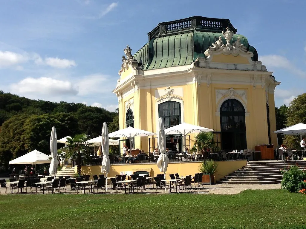 Hanna Apartment Vienna Austria