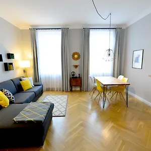 Exclusive & Equipped, 10 Min From The Centre Apartament